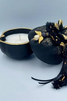 Γούρι Νέας Χρονιάς Αρωματικό Κερί 2023 Κεραμικό Ρόδι Σε Μαύρο Χρώμα με Χρυσές Λεπτομέρειες